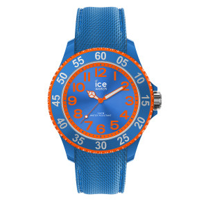 Kinderarmbanduhr von Ice-Watch mit blauem Zifferblatt, orangefarbenen Akzenten, großen arabischen Ziffern und blauem Textilarmband auf schwarzem Hintergrund