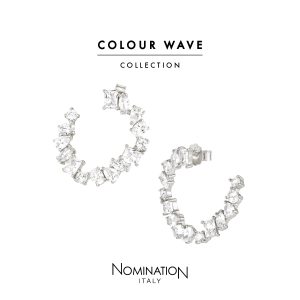 Moderne Halbcreolen aus silberfarbenem Material, besetzt mit funkelnden weißen Zirkonia in verschiedenen Schliffformen für einen eleganten und glamourösen Look, aus der Colour Wave Collection von Nomination Italy