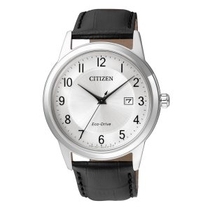 Citizen Eco-Drive Armbanduhr mit silberfarbenem Zifferblatt, schwarzen arabischen Ziffern, Datumsanzeige und schwarzem Lederarmband, frontal dargestellt. Klassisches Design mit solarbetriebener Technologie.