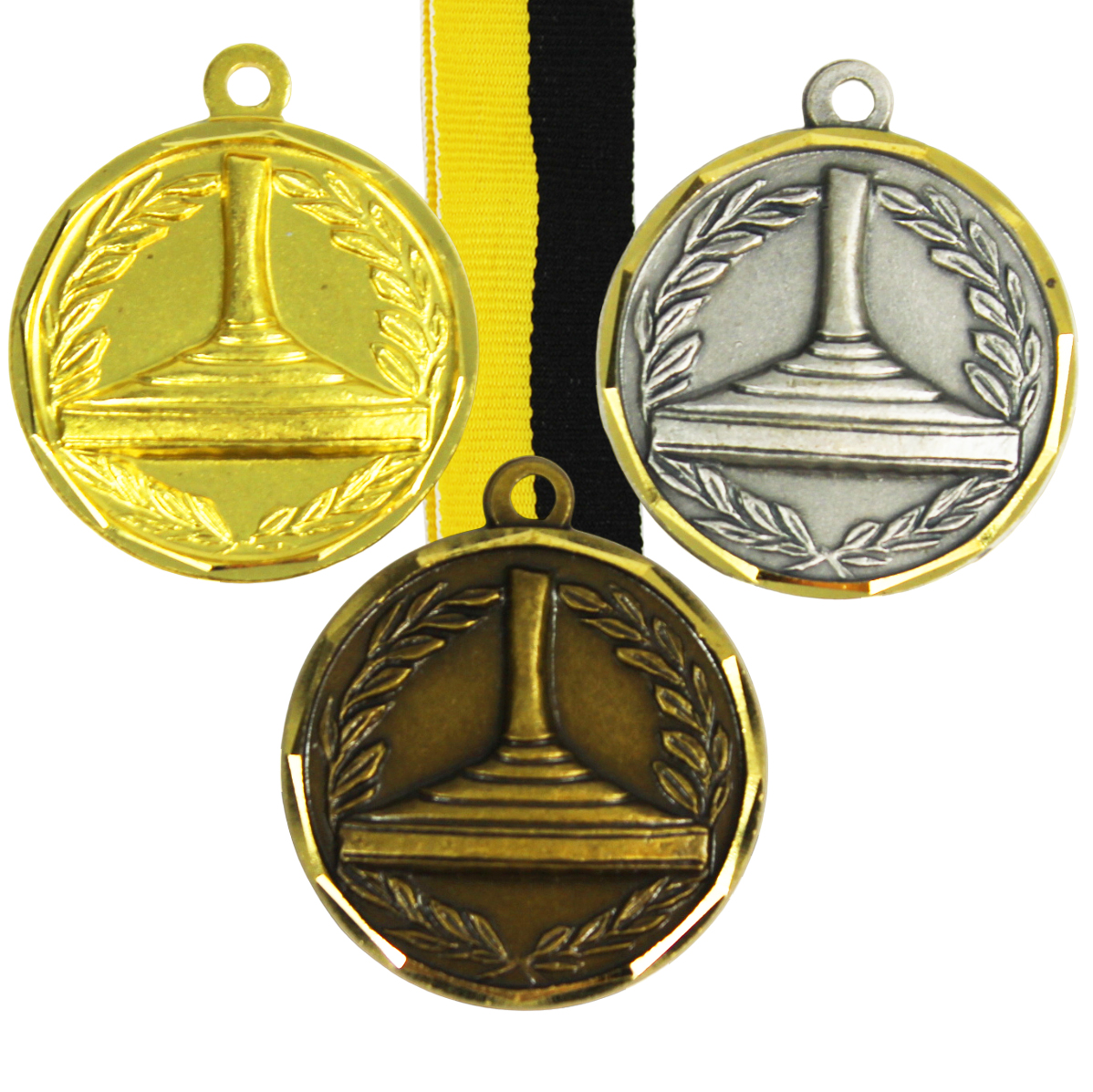 Drei Medaillen in Gold, Silber und Bronze mit einem stilisierten Turm und Lorbeerkranz als Motiv