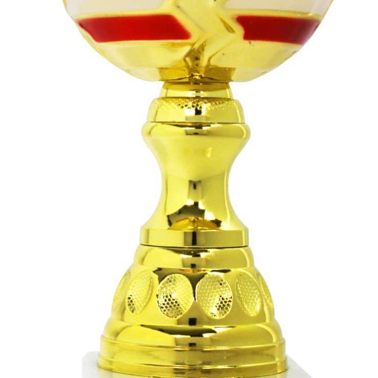 Klassischer goldfarbener Pokal mit rot-weißen Zierstreifen am Kelch, dekorativem Fuß und weißem Marmorsockel für Sport- und Wettbewerbsauszeichnungen.