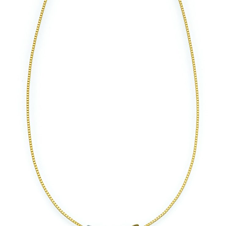 Elegante goldfarbene Halskette mit feiner Venezianerkette und drei austauschbaren Anhängern. Die Anhänger sind jeweils mit einem funkelnden klaren Zirkonia im Brillantschliff besetzt und in Silber- oder Goldoptik erhältlich. Ein vielseitiges Schmuckstück, das sich individuell kombinieren und an verschiedene Looks anpassen lässt.