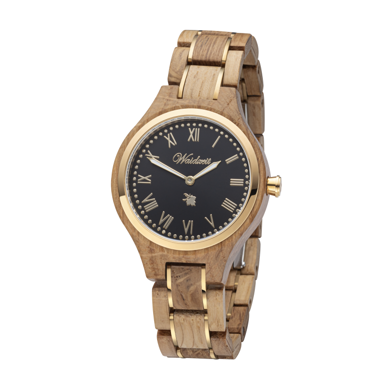 Waidzeit Holzarmbanduhr mit schwarzem Zifferblatt mit römischen Ziffern, goldfarbener Lünette und Akzenten, Gehäuse und Armband aus Naturholz sowie einem minimalistisch-eleganten Design auf transparentem Hintergrund.